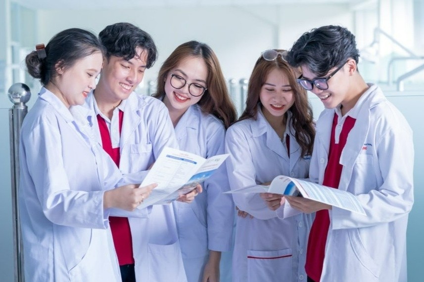 Chi tieu tuyen sinh khoi nganh Suc khoe hinh anh