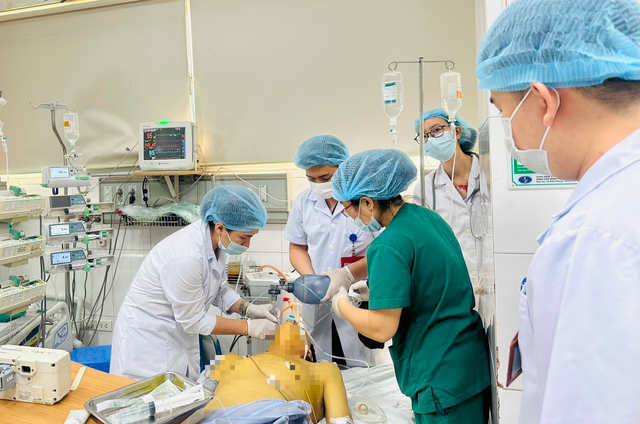 Phat hien viem gan B giai doan muon, nguoi dan ong co nguy co tu vong hinh anh