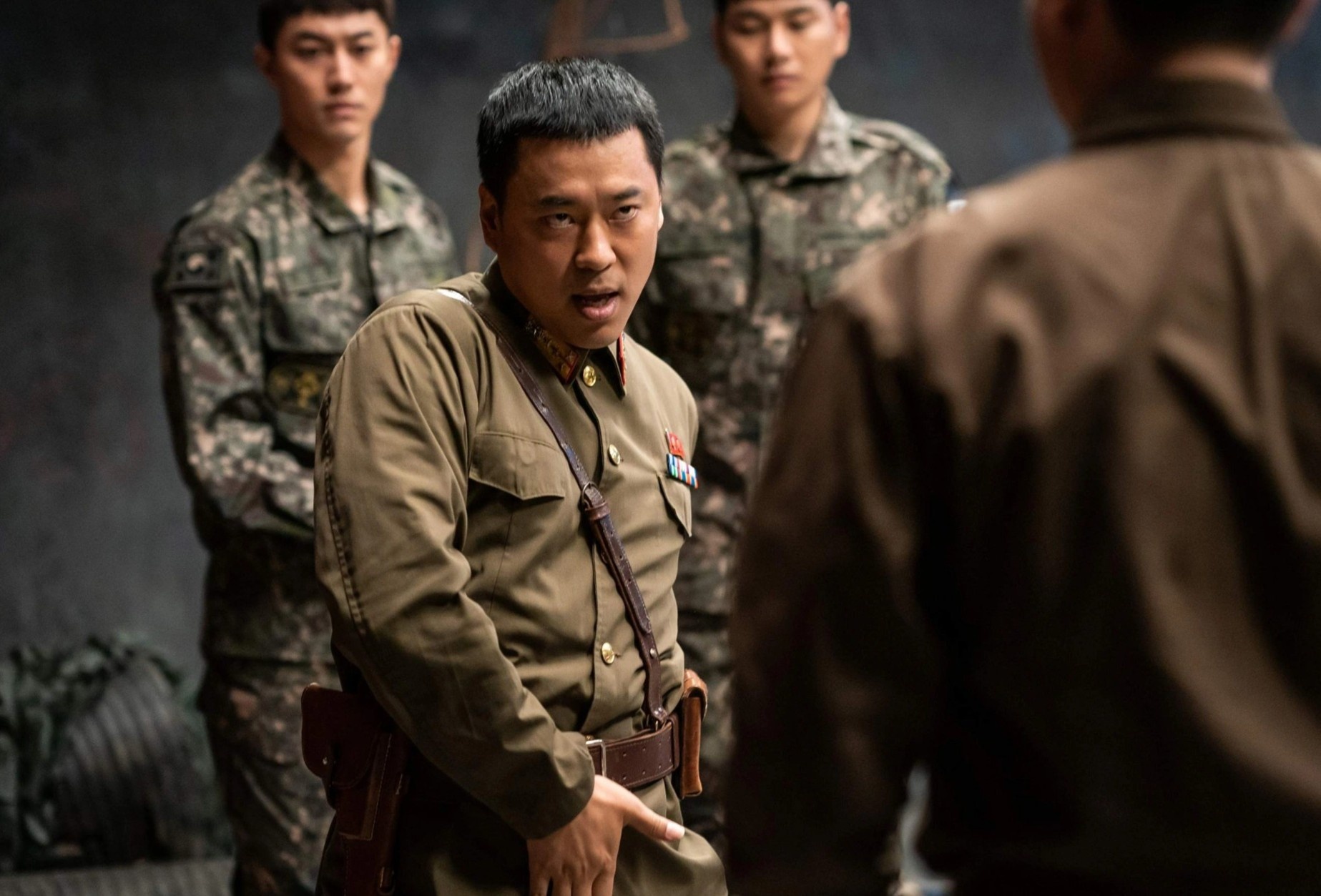 The kieng ba chan Thai - Han - My dang hot tron doanh thu o rap Viet hinh anh