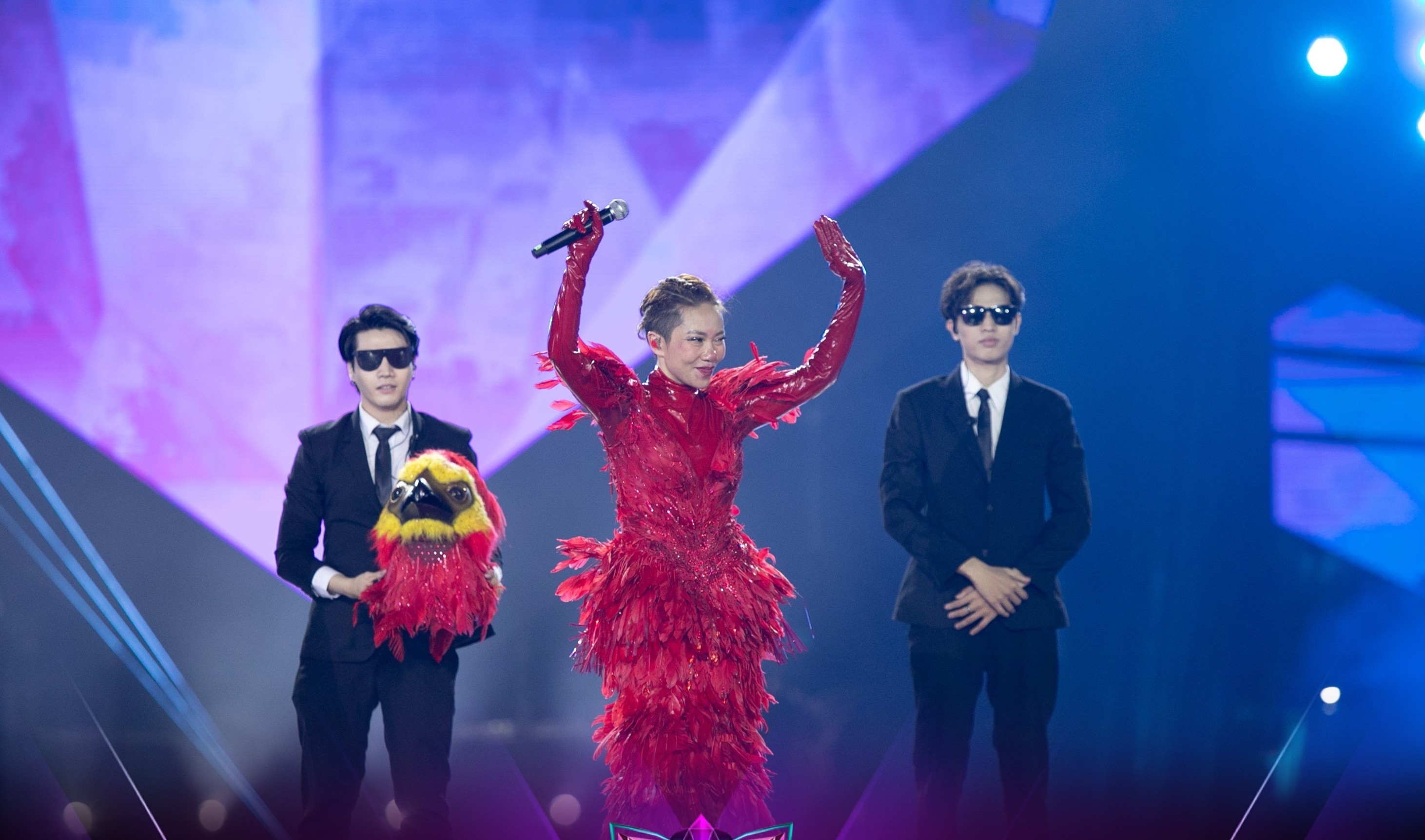 Phuong Hoang Lua,  Lady May anh 1