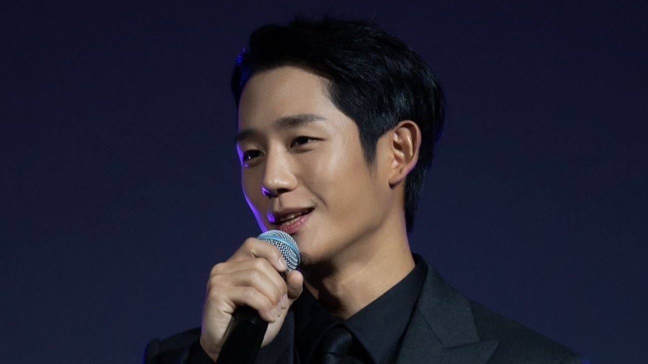 Jung Hae In va loat sao chau A duoc co vu tren tham xanh hinh anh