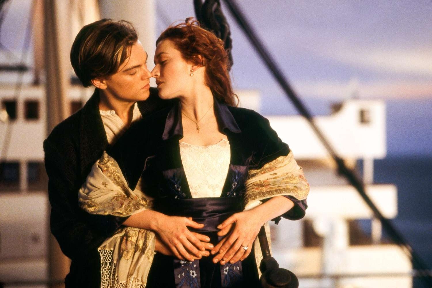 Leonardo DiCaprio tung che 'Titanic' hinh anh