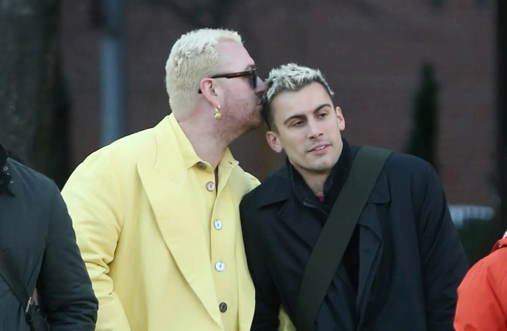 Sam Smith hen ho nha thiet ke Christian Cowan hinh anh