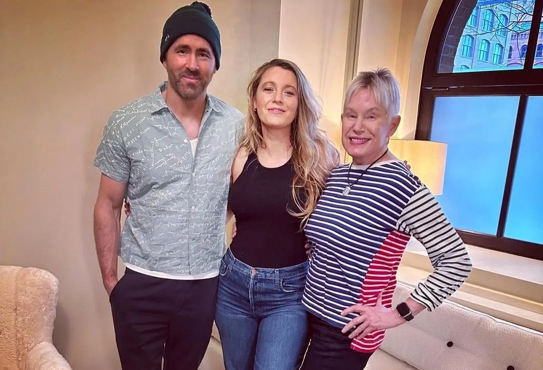 Vo chong tai tu Ryan Reynolds don con thu 4 hinh anh