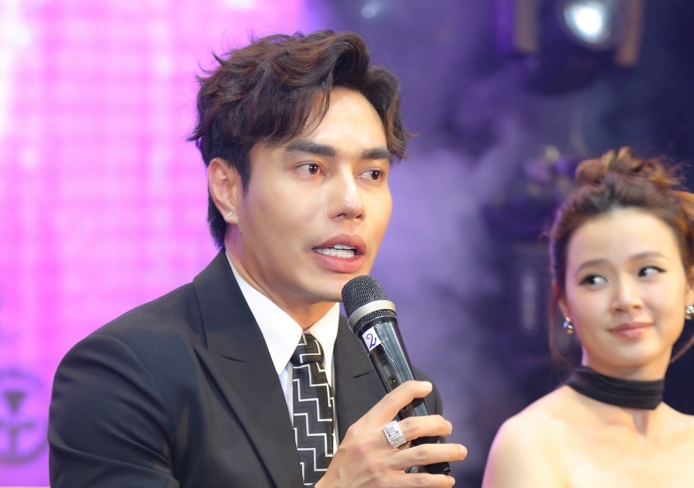 review Khi ta hai lam anh 1