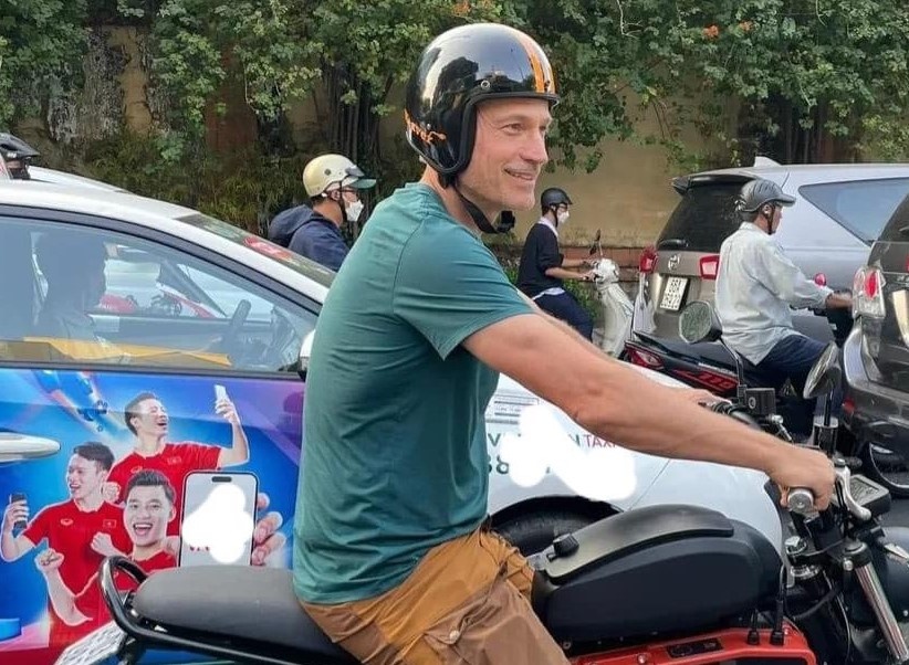 Tai tu 'Tro choi vuong quyen' di xe may o TP.HCM hinh anh