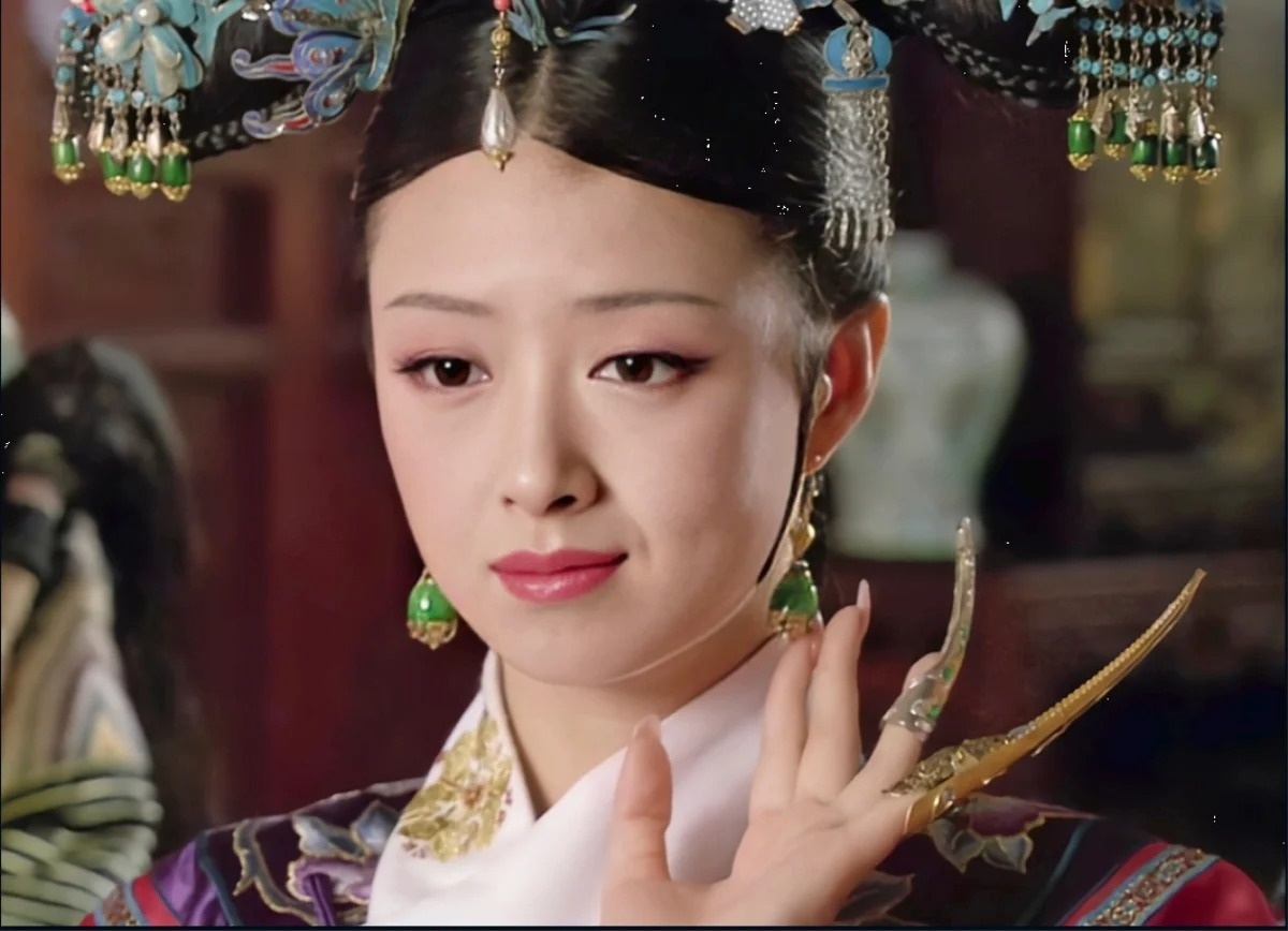 Vi sao cac phi tan nha Thanh luon deo ho giap khong roi? hinh anh