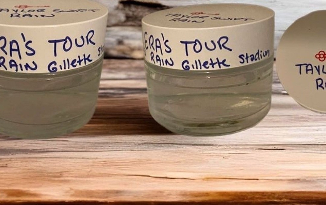 Fan ban nuoc mua o concert cua Taylor Swift voi gia 250 USD hinh anh