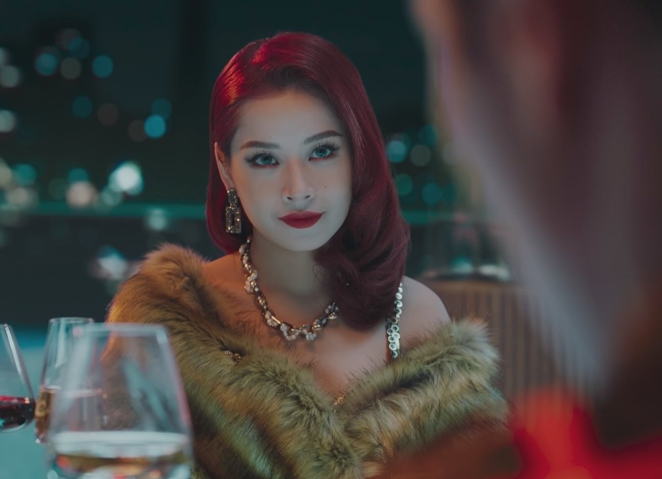 Doanh thu mo man let det cua 'Nguoi mat troi' hinh anh