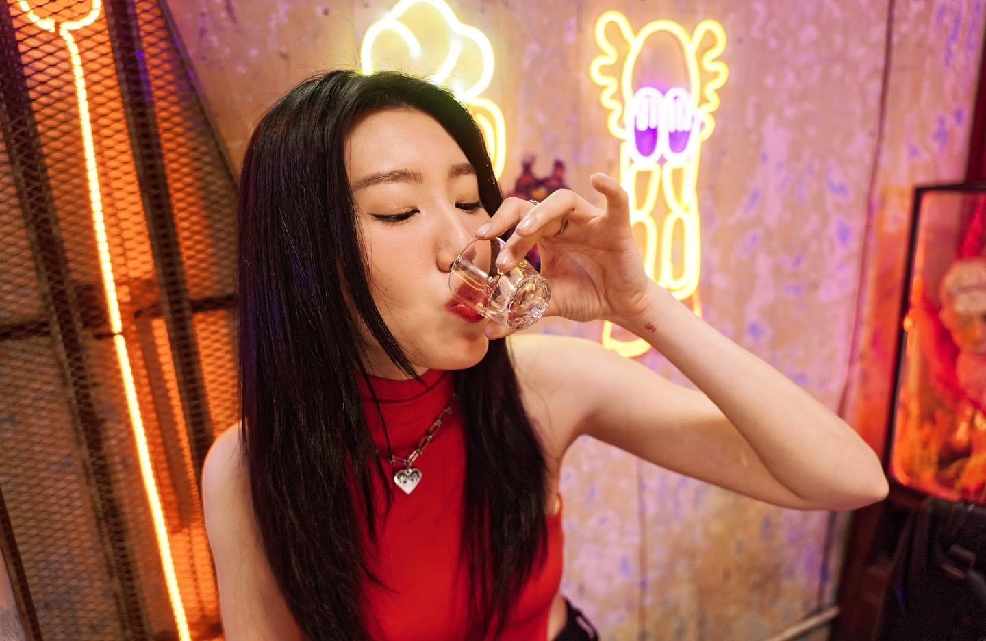 ‘Tren ban nhau, duoi ban muu’ - hai huoc nhung nhieu san hinh anh