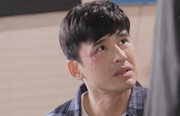 Luong The Thanh bi che khi 42 tuoi van dong vai sinh vien hinh anh