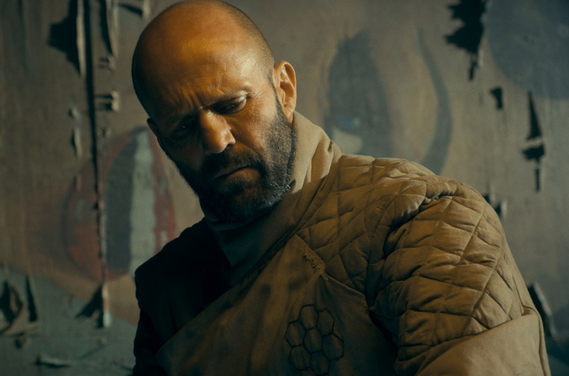 'Mat vu ong' - bom tan hanh dong da mat nhung xa roi thuc te hinh anh