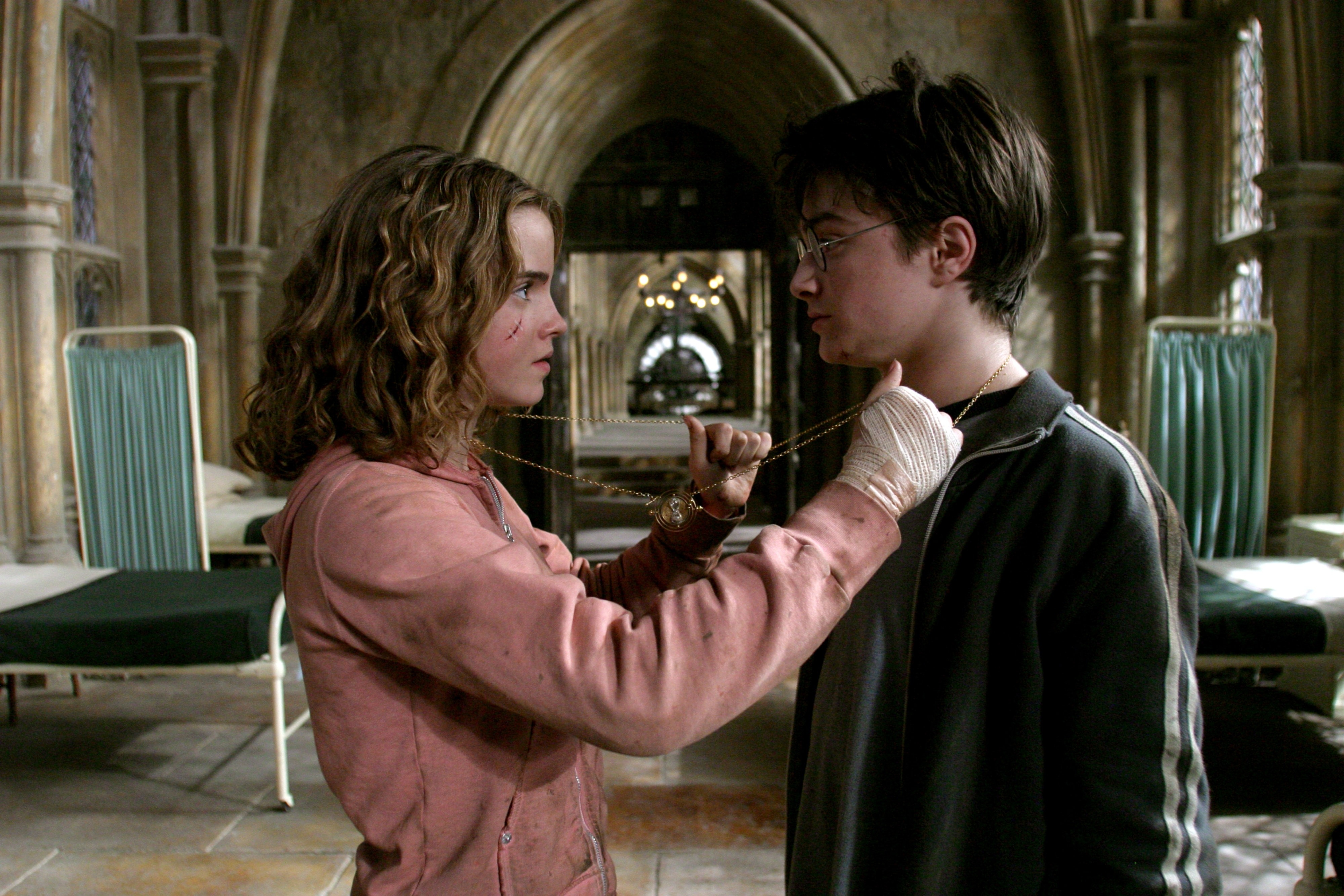 TimeTurner_WB_F3_HermioneAndHarr.jpg