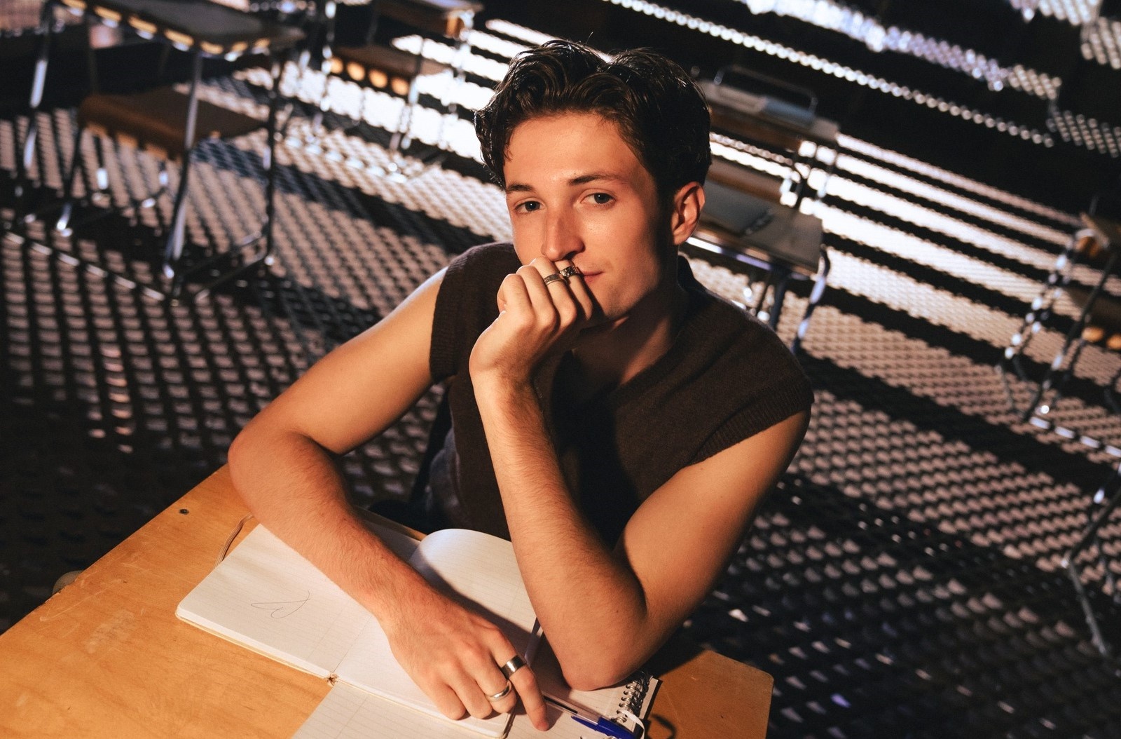 Chu nhan hit 'Drunk Text': 'Toi rat muon to chuc concert o Viet Nam' hinh anh