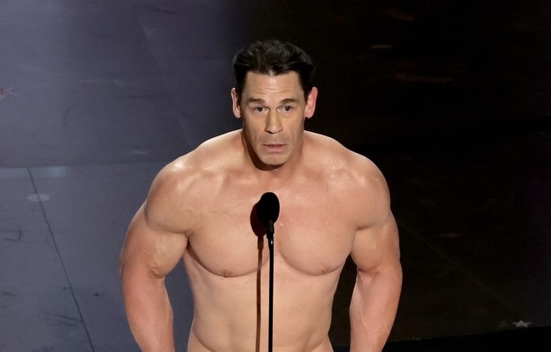 John Cena khoa than tren san khau Oscar hinh anh