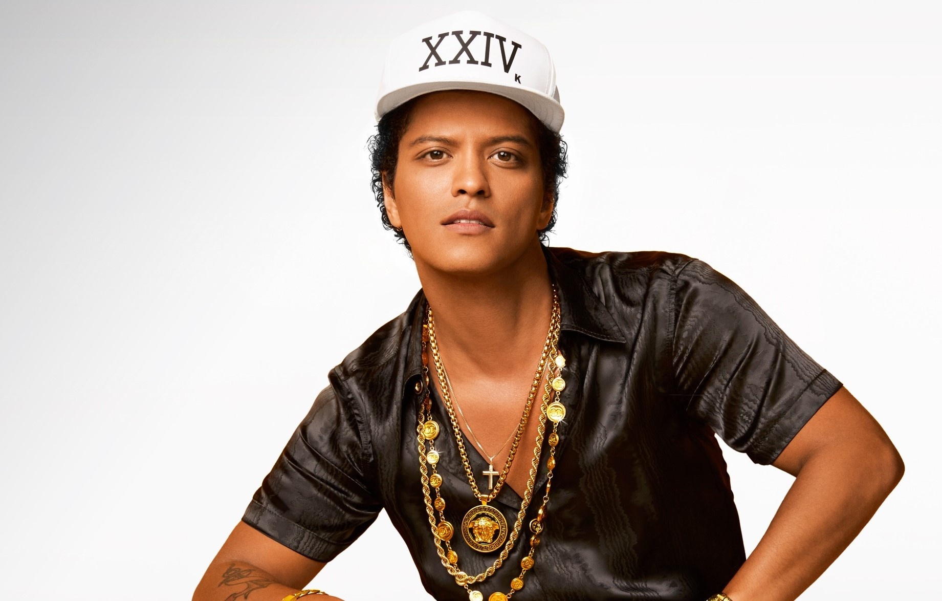 Bruno Mars no co bac 50 trieu USD? hinh anh