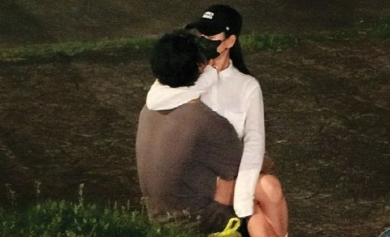 Nam than Dai Loan ngoai tinh hinh anh