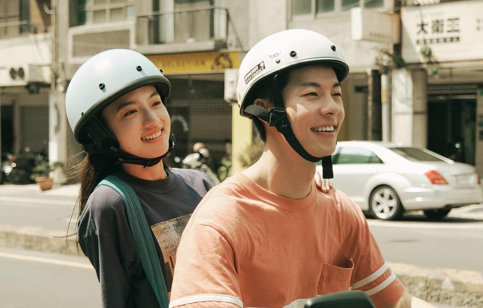 Bo phim thanh xuan gay thon thuc cua my nam Hua Quang Han hinh anh