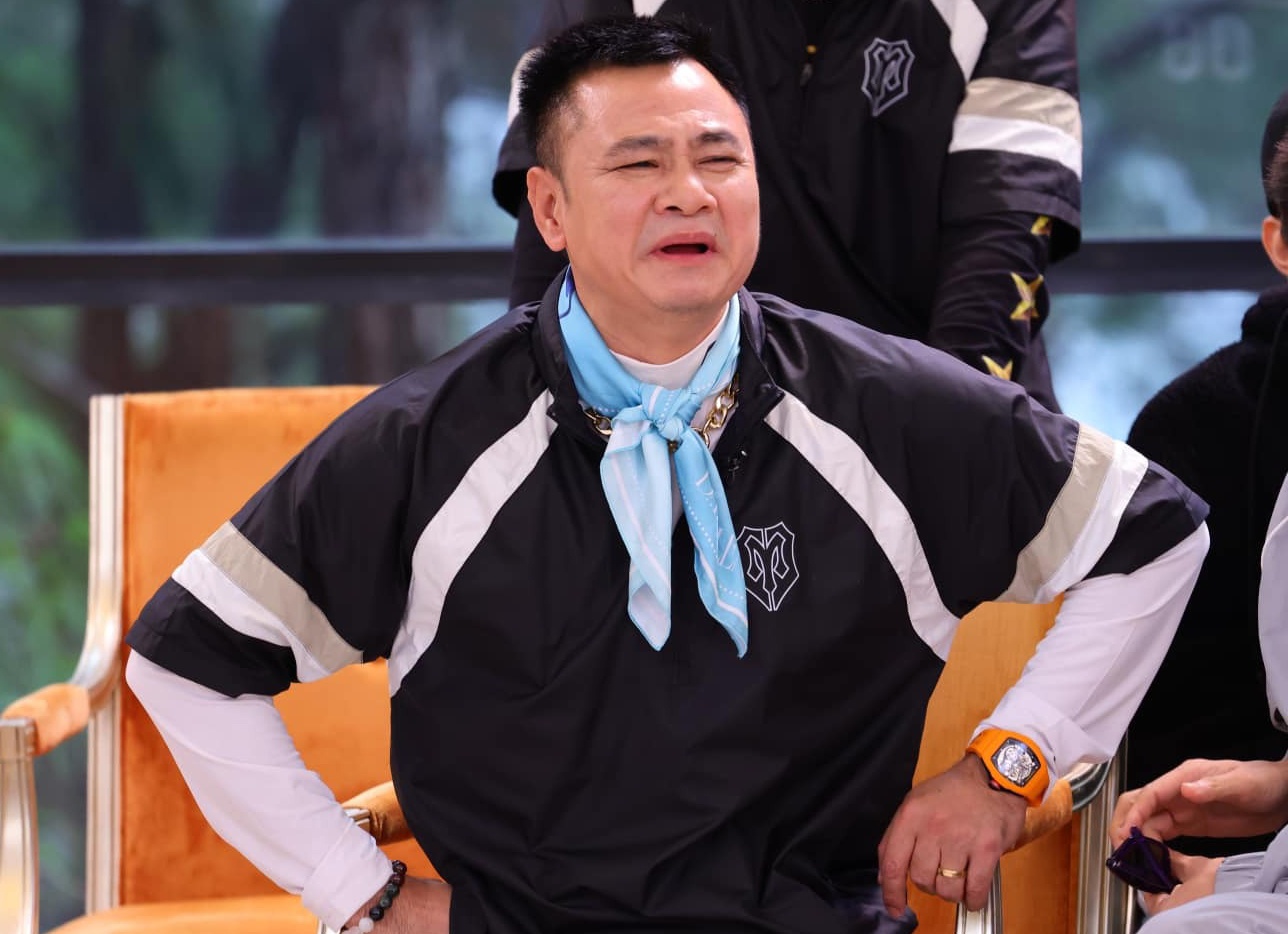 NSND Tu Long buc xuc hinh anh