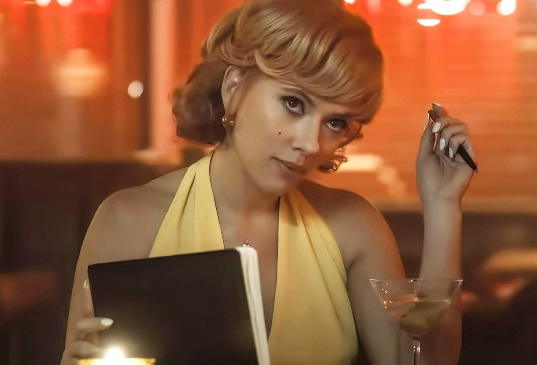 Goc nhin trao phung ve cuoc chay dua len vu tru hinh anh