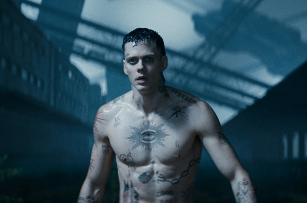 Bill Skarsgard,  Esquire anh 6