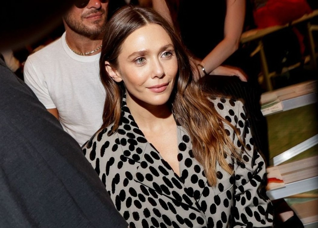 'Scarlet Witch' Elizabeth Olsen tro thanh tam diem chu y hinh anh