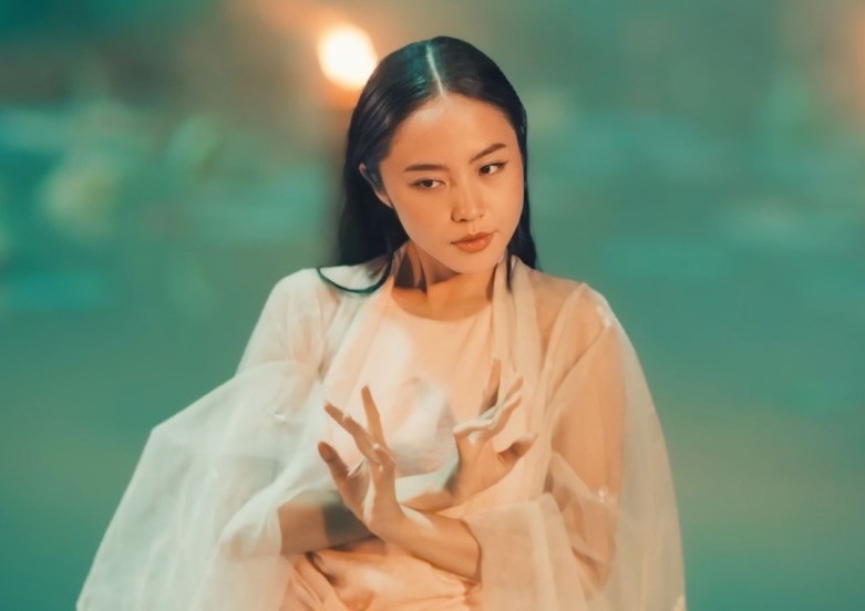 Phim 18+ 'Cam' roi rap voi 96 ty dong hinh anh