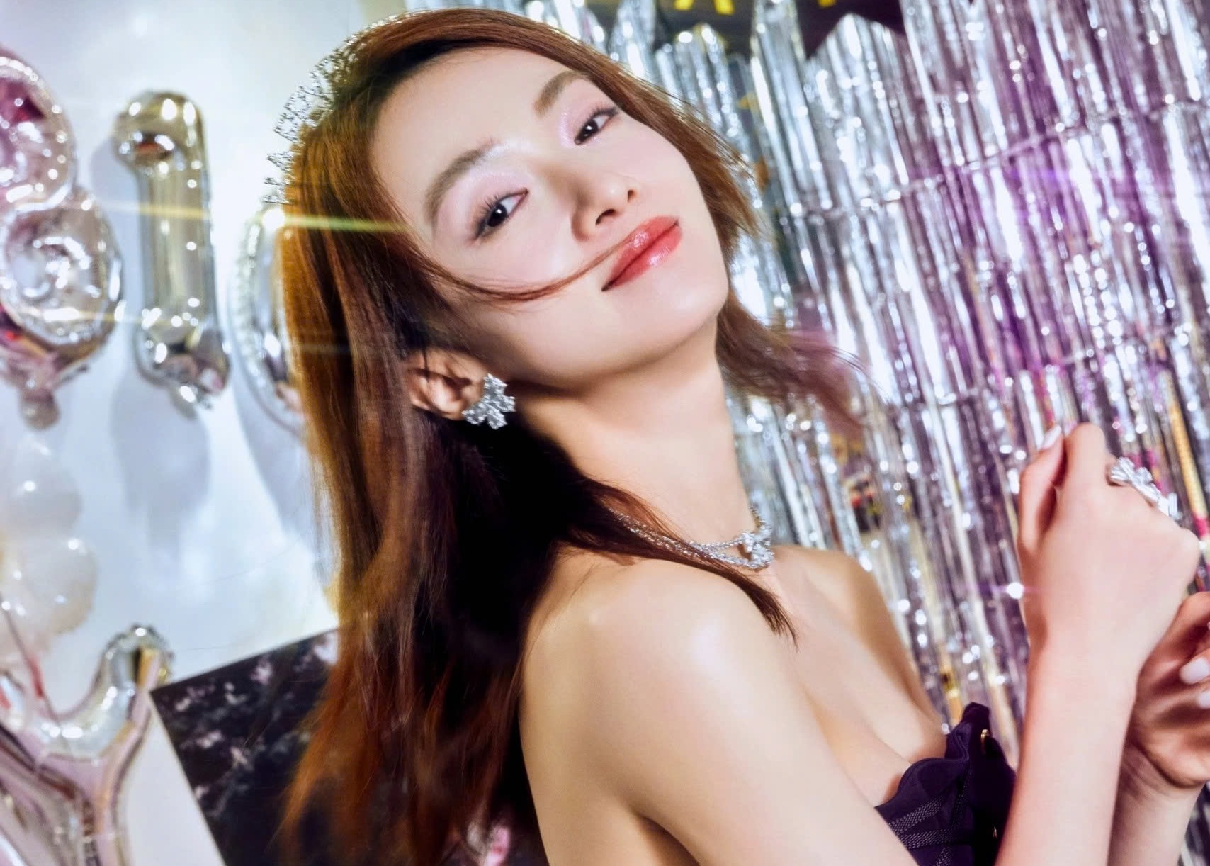 Ngo Can Ngon lo bung bau hinh anh