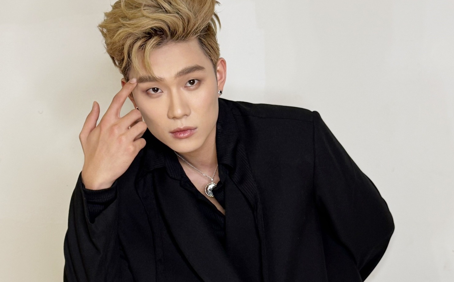 Duong Domic noi doc than giua tin hen ho Linh Ka hinh anh