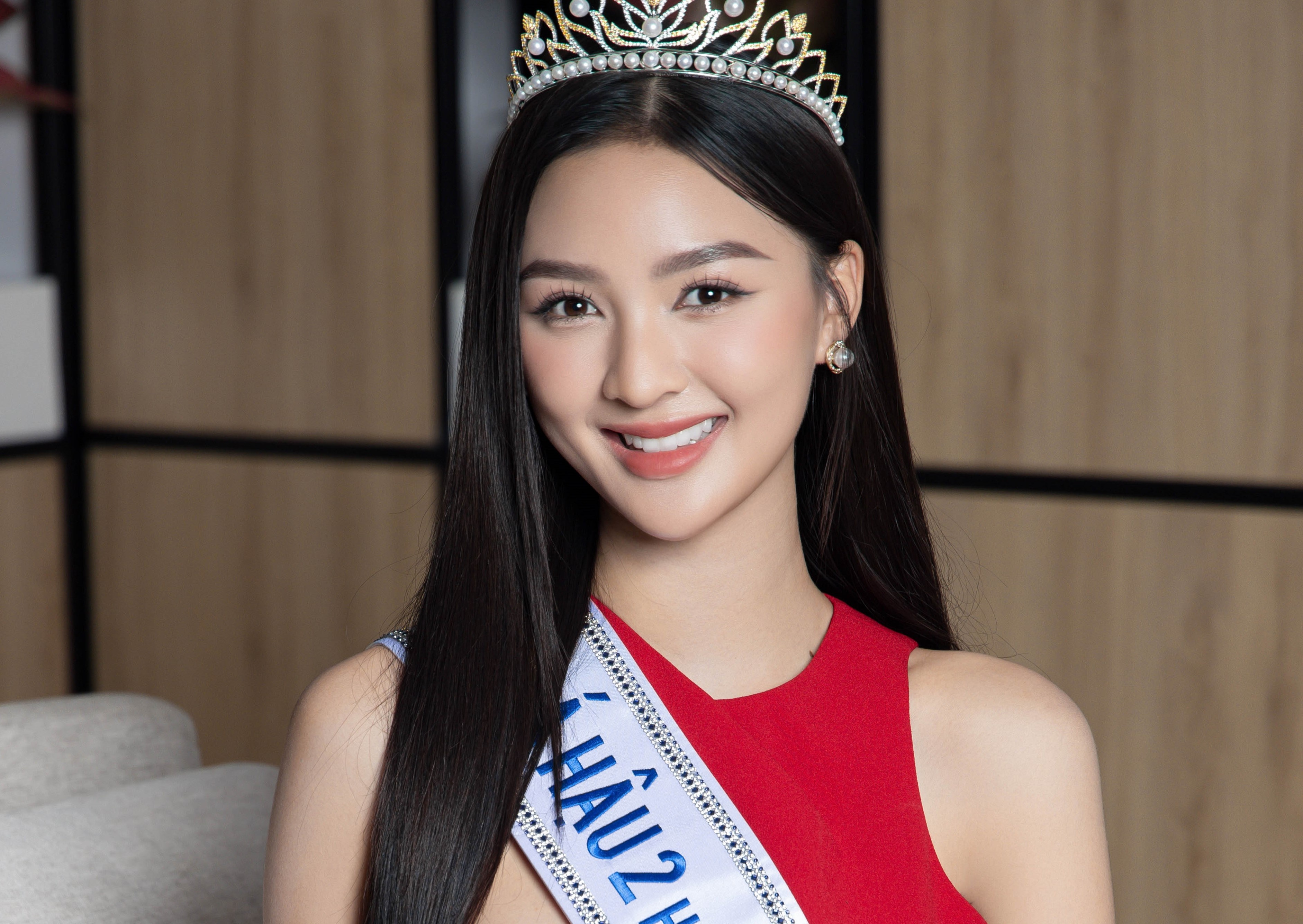 A hau Cam Ly phan hoi ve hinh anh sang chanh tren mang hinh anh