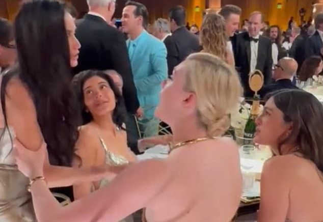 Hinh anh bung no tranh cai cua Kylie Jenner va Demi Moore hinh anh