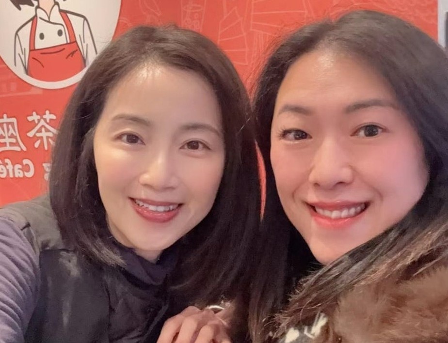 Hoa hau Hong Kong ban tra muu sinh hinh anh