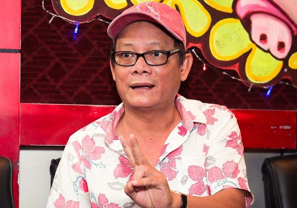 Tan Hoang - tuoi 63 nhieu benh tat deo bam, thieu thon van lac quan hinh anh