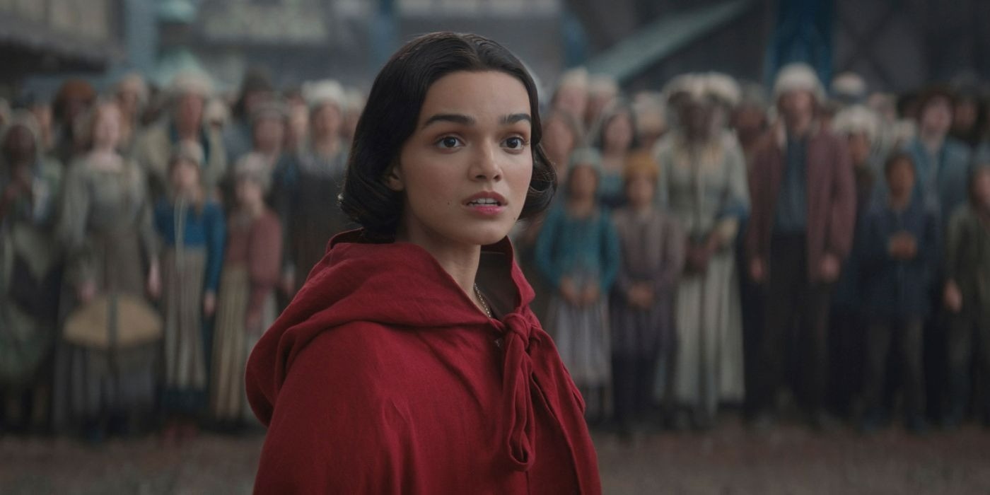 snow_white_rachel_zegler_red_cap.jpg