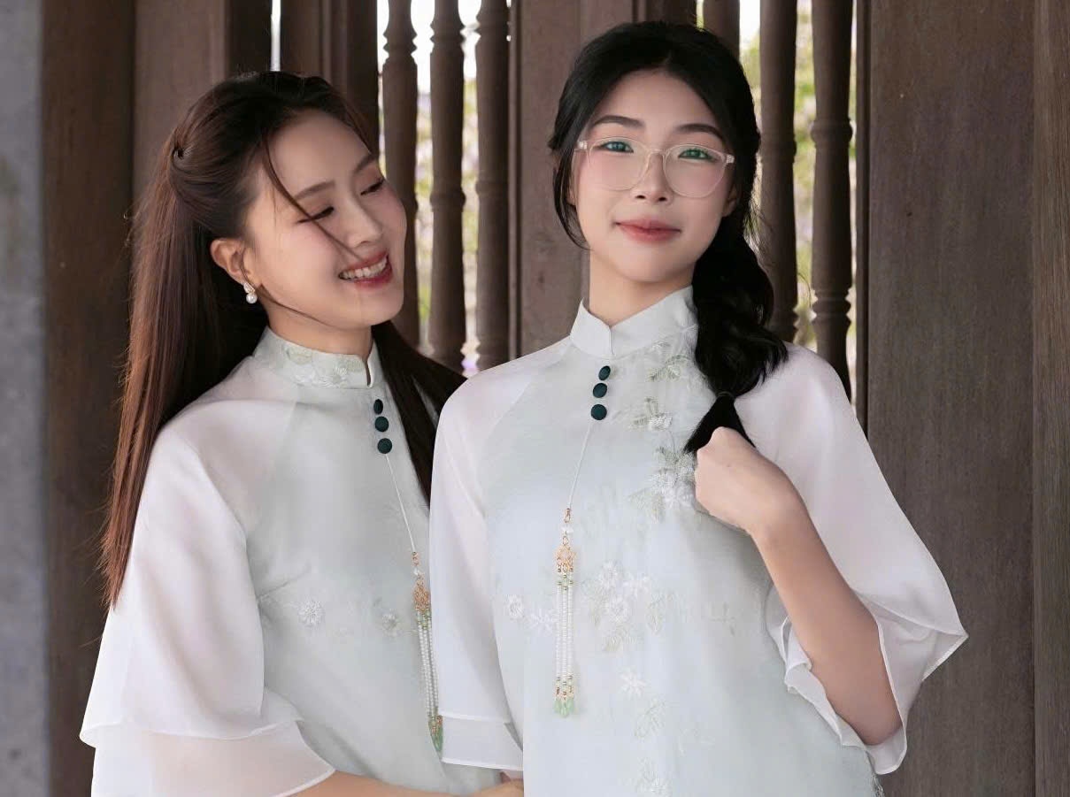 Con gai Hong Diem cao noi bat o tuoi 13 hinh anh