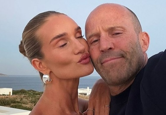 Jason Statham gay tranh cai hinh anh