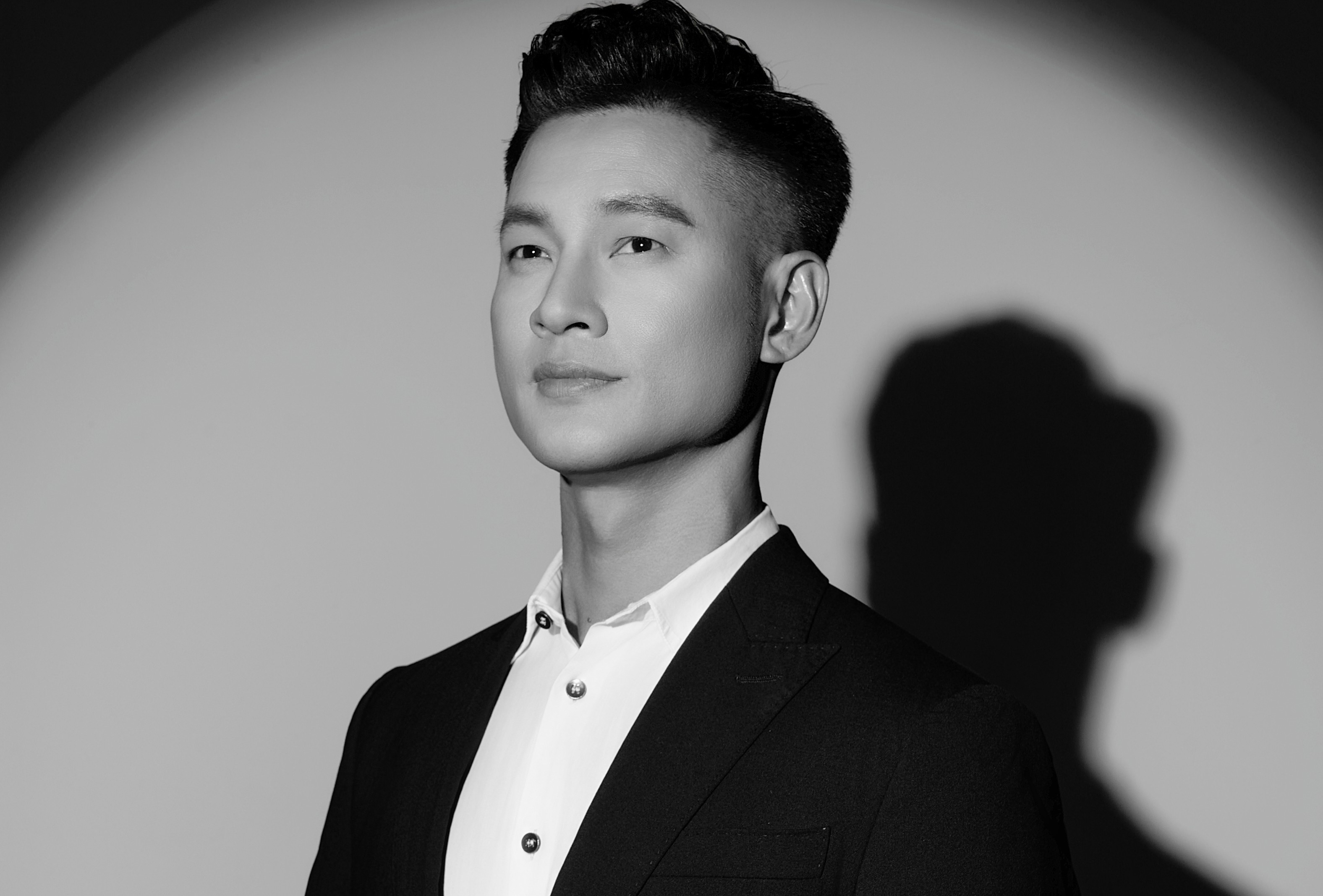 Duc Tuan ket hop rapper Tien Dat lam moi nhac cach mang hinh anh