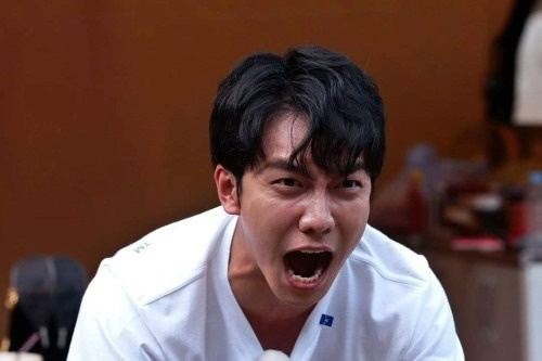 Lee Seung Gi cat dut quan he voi bo me vo hinh anh