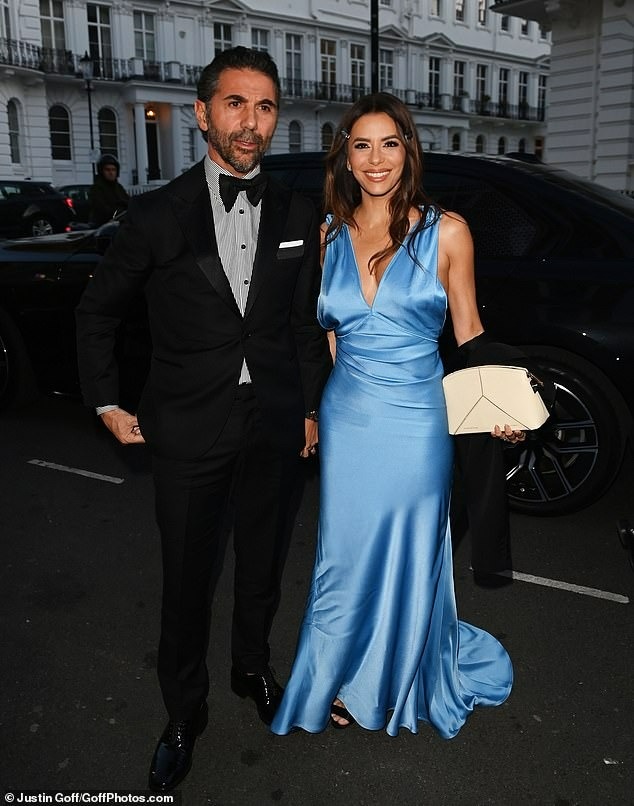 97997477_14675485_Eva_Longoria_a.jpg