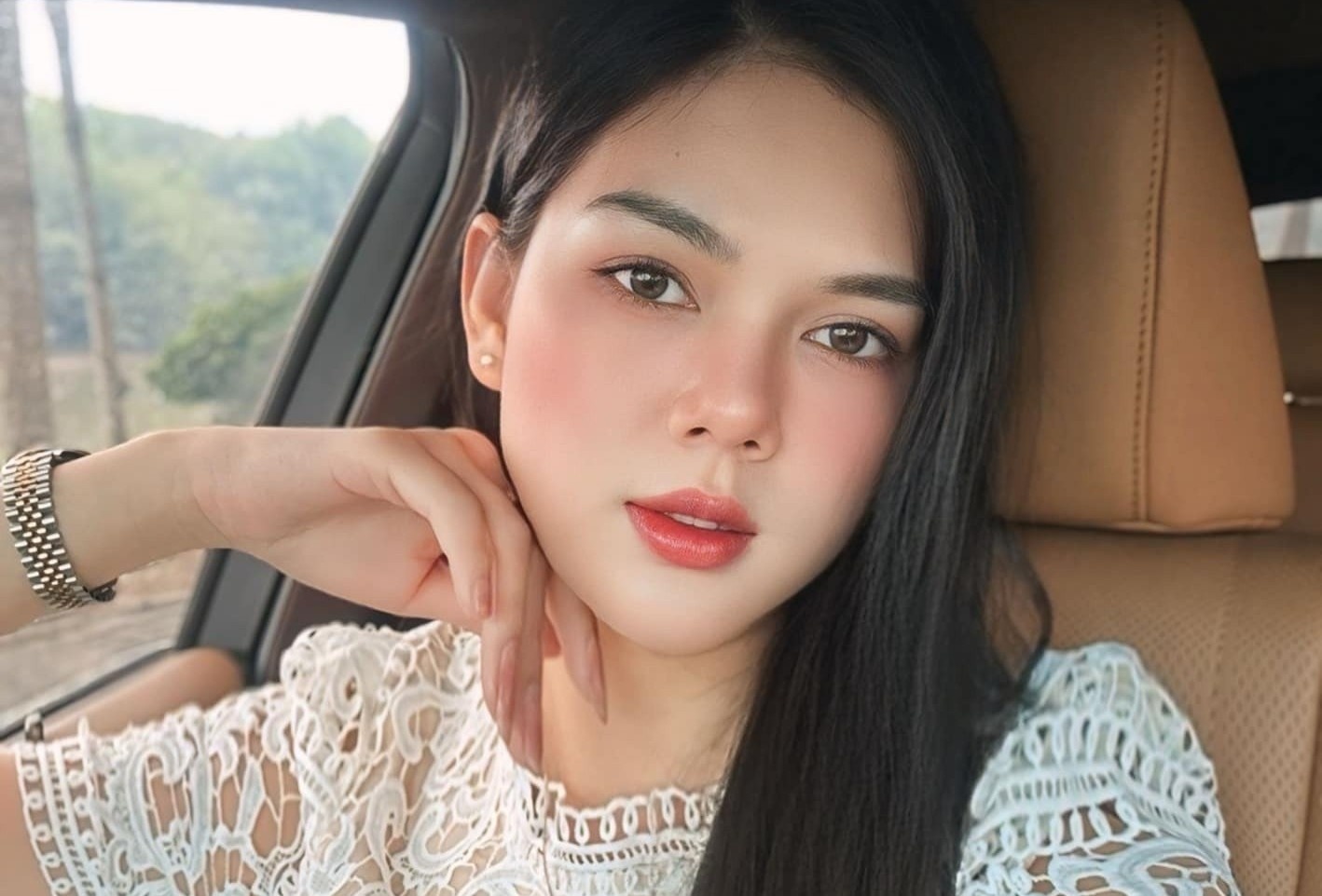 Dien vien Ngoc Trinh chia tay ban trai hinh anh