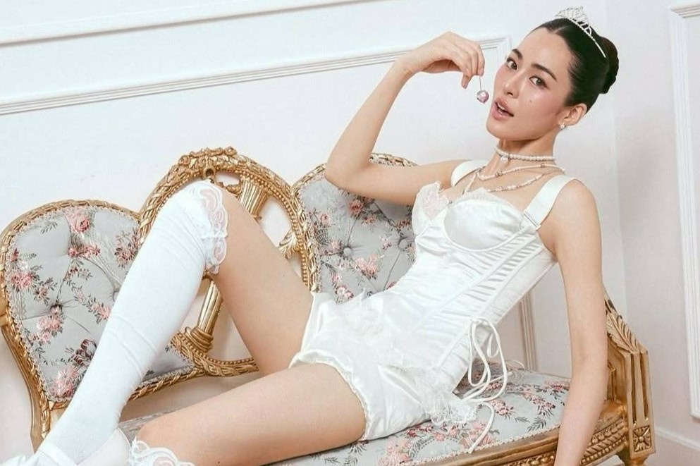 My nhan Thai duoc fan tang nhieu vang va tien mat hinh anh