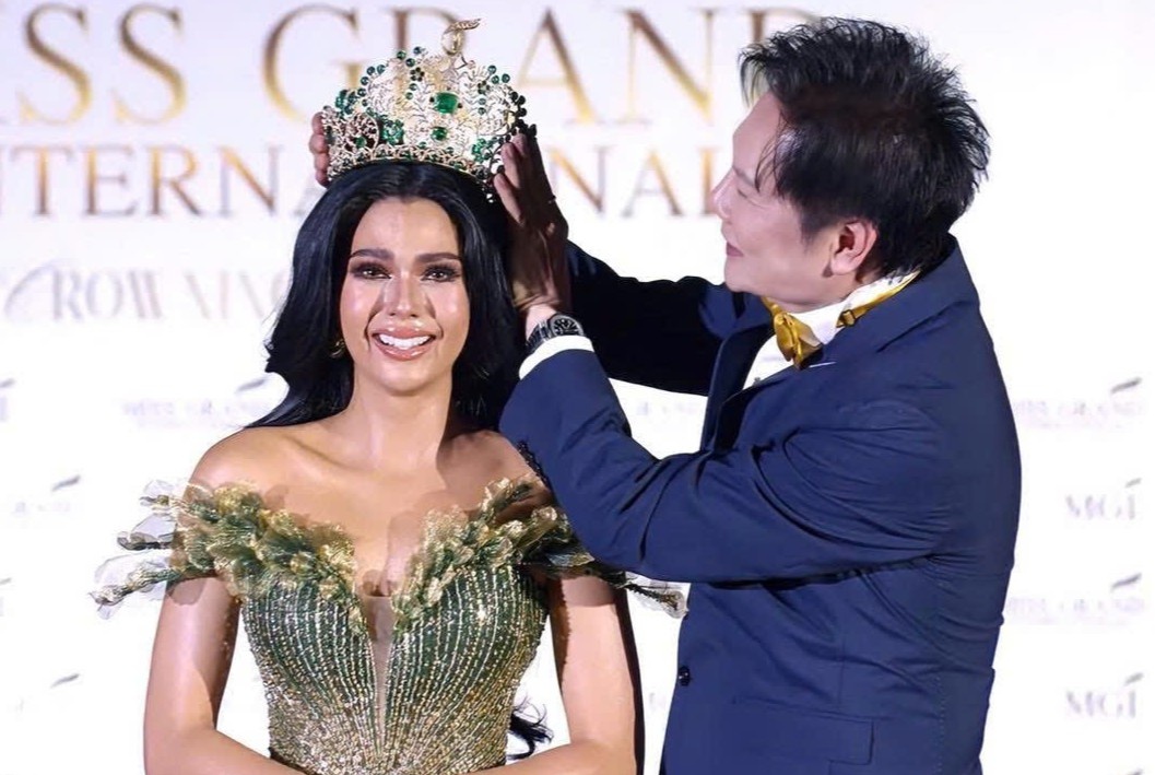 Nawat trao vuong mien cho tan Hoa hau Hoa binh hinh anh