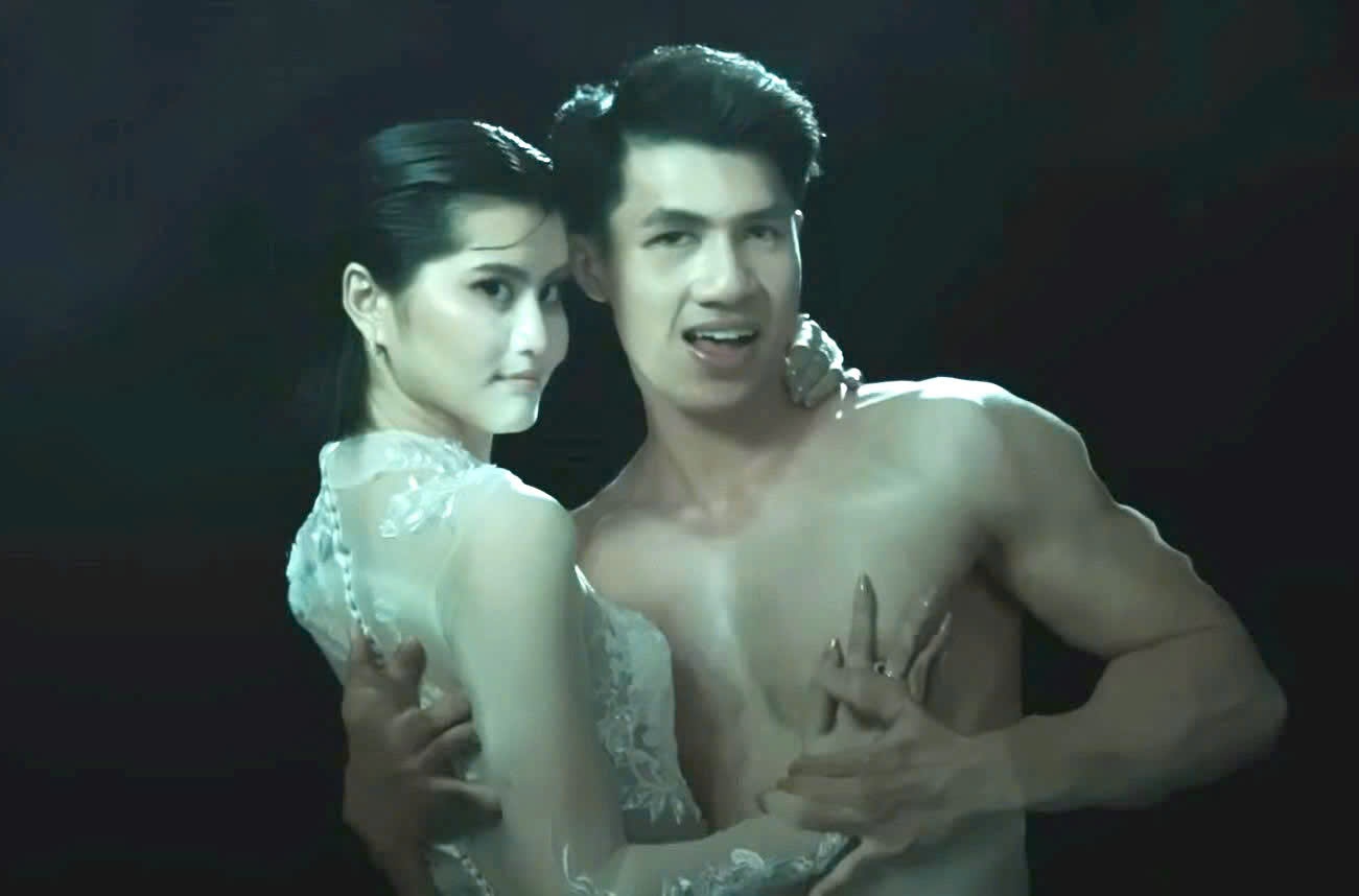 Phim 18+ co Kay Tran roi rap hinh anh