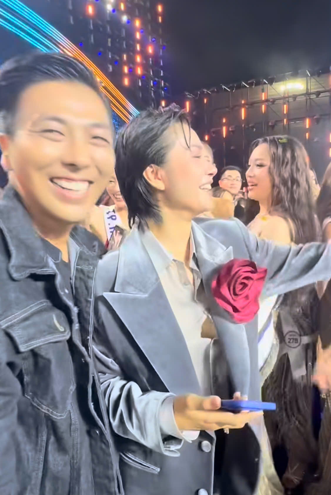 Le Thu Trang,  Quang Son,  Miss Cosmo anh 2