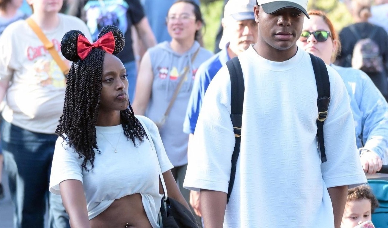 Anh hen ho cua con gai Angelina Jolie hinh anh