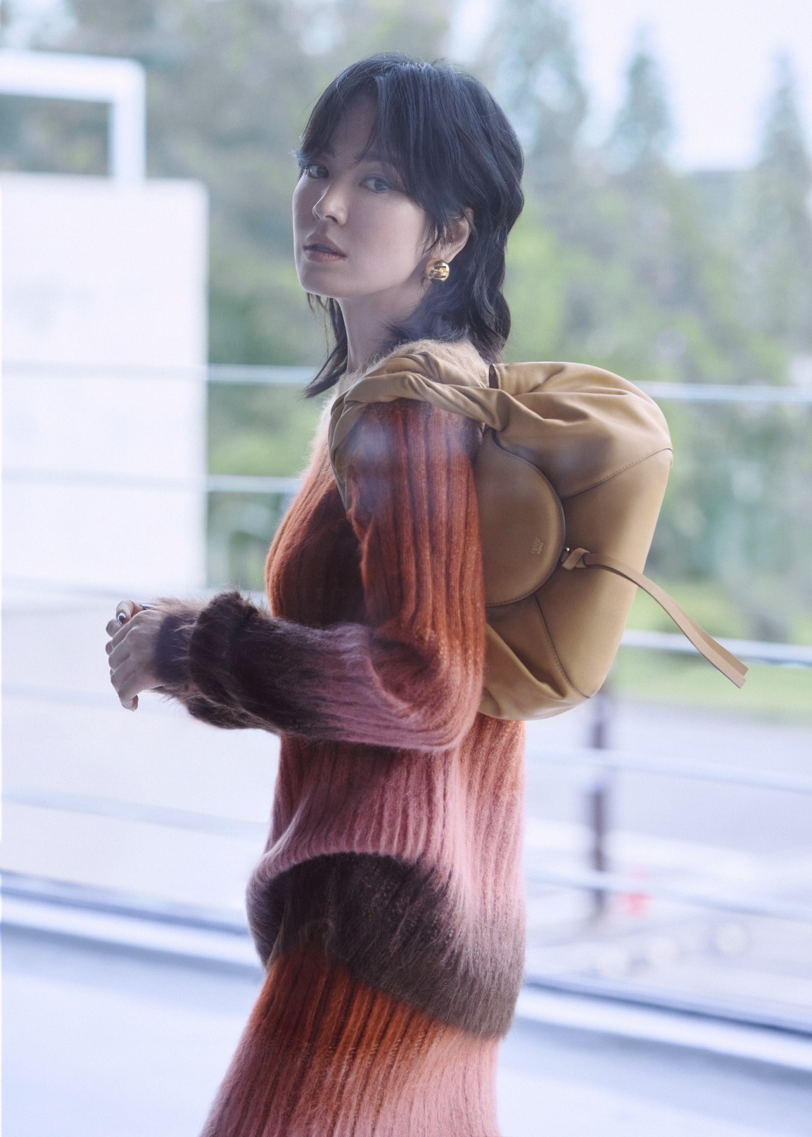 Song Hye Kyo để kiểu tóc wolfcut cá tính.