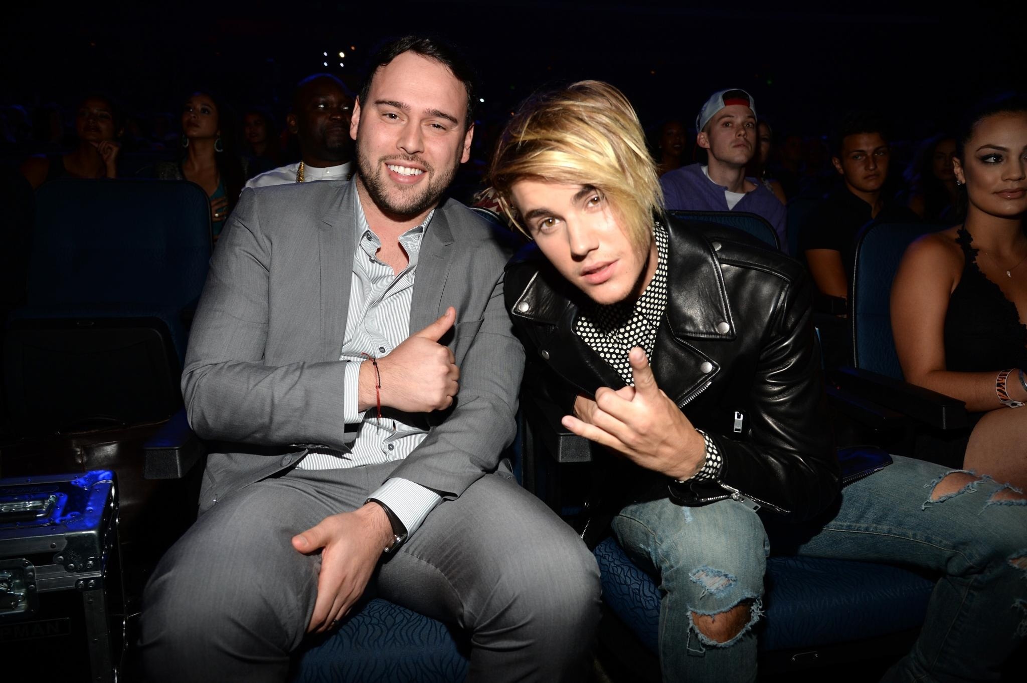 scooter_braun_justin_bieber_atte.jpg