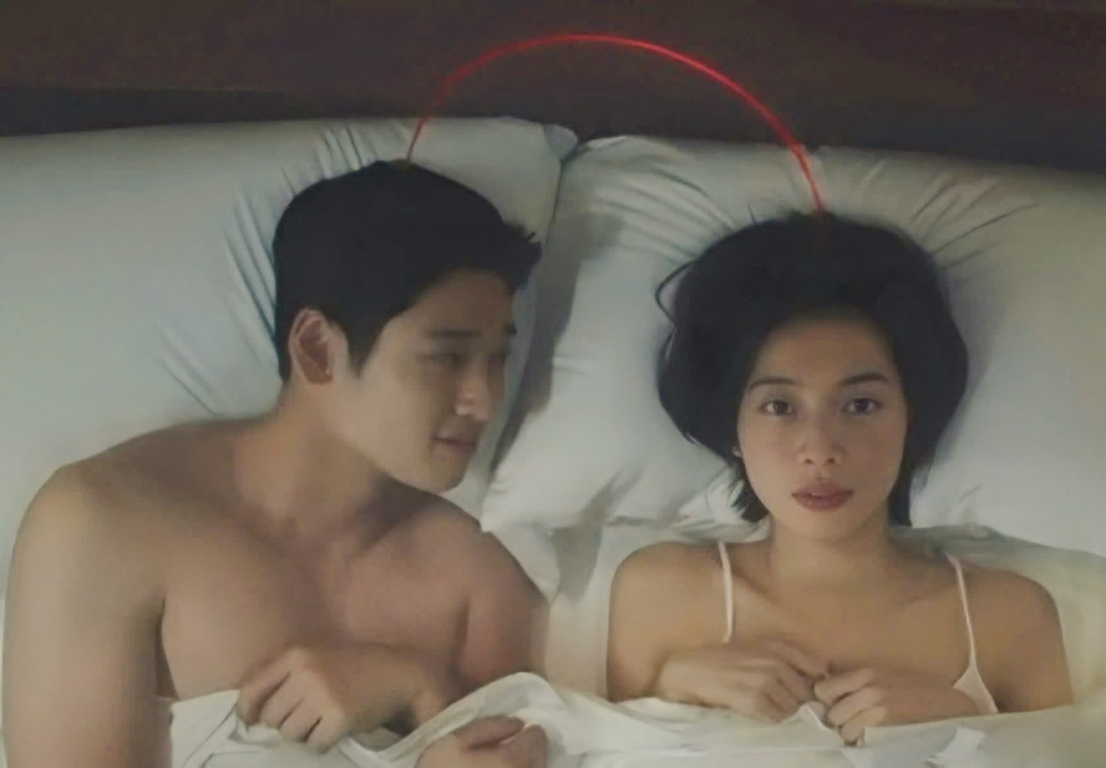 Phim 18+ ve goc khuat tinh duc ket thuc tham hoa hinh anh