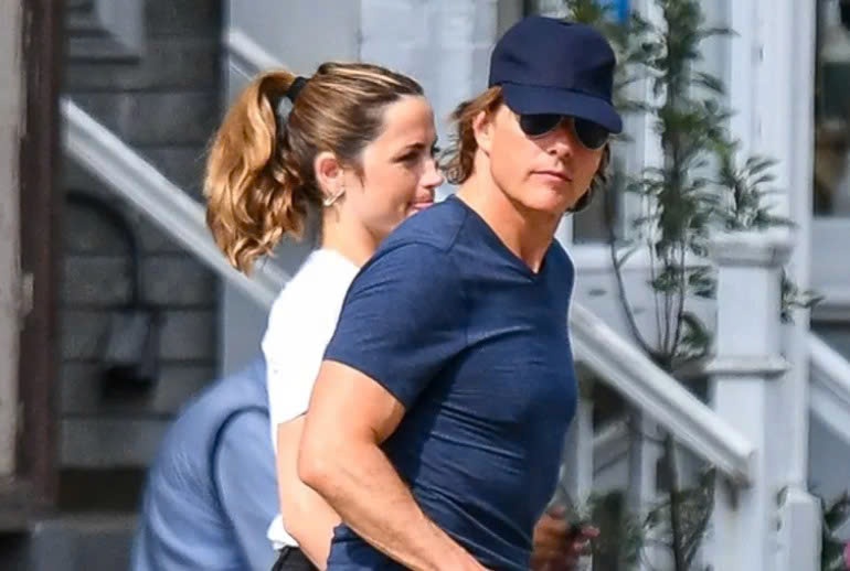 Tom Cruise cong khai hen ho  hinh anh