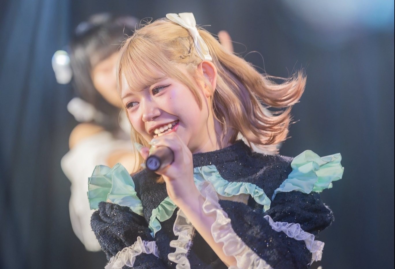 Nu ca si Nhat phai roi nhom vi tung quay phim 18+ hinh anh